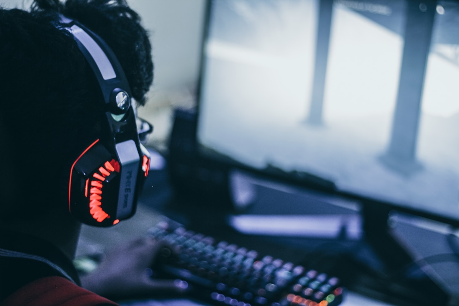 Mastering Teamwork In Competitive Online Matches